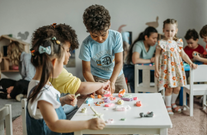 imagem de crianças ensino infatil